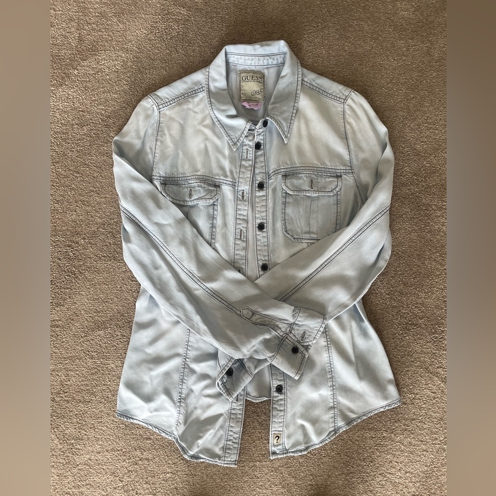 Guess Button Up